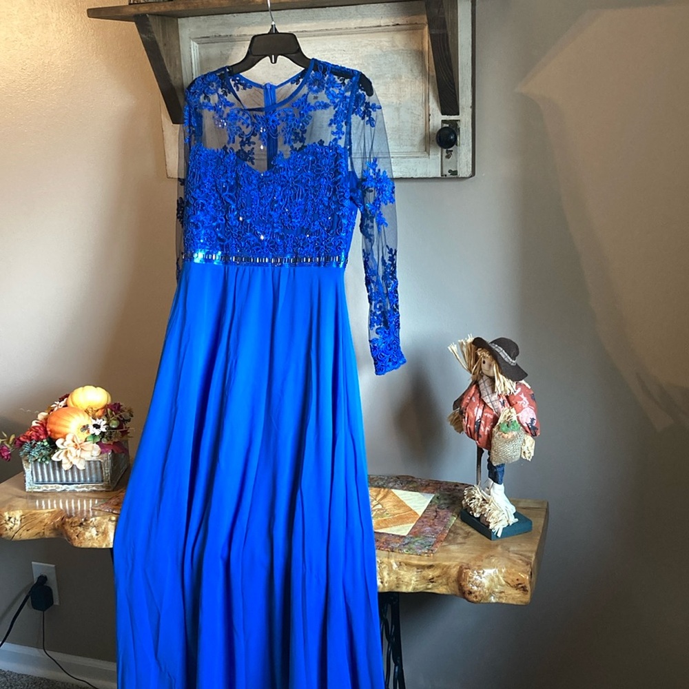 Beautiful Blue Long Dress with Lace and Beading